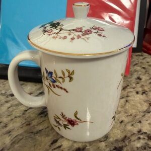 Floral Ceramic Mug with Lid